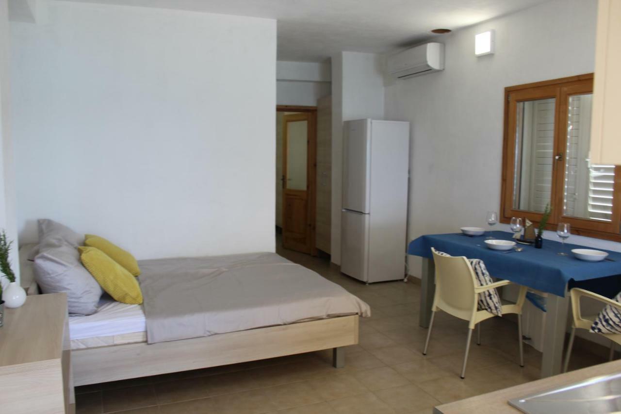 וולה לוקה Apartments Andrea מראה חיצוני תמונה