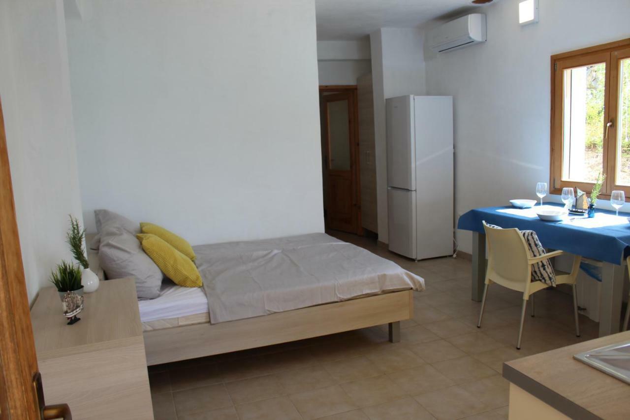 וולה לוקה Apartments Andrea מראה חיצוני תמונה